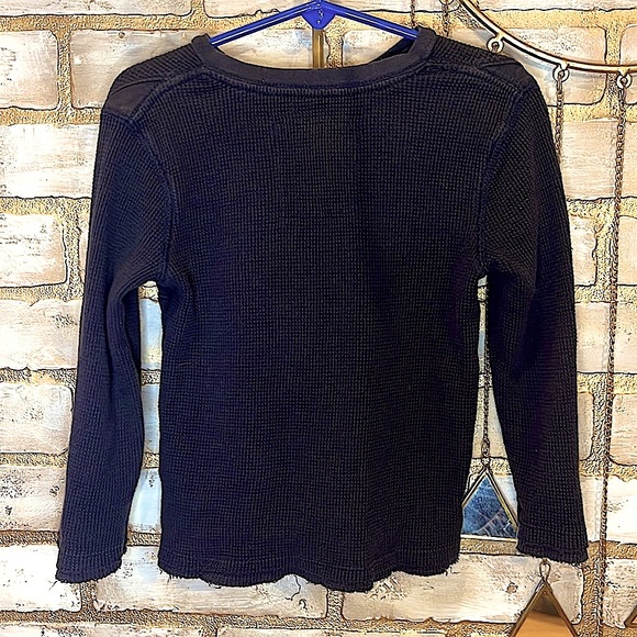 Guess Navy V-Neck Long Sleeve Thermal Shirt, Toddler Size 3T. - Picture 3 of 6